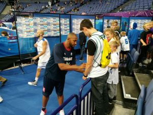 I got the Boris Diaw signature in this game. He was impressed with my jersey hehe