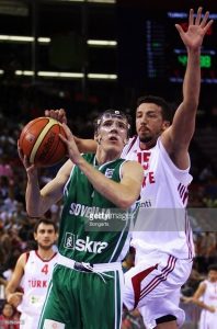 Turkoglu in action with the jersey