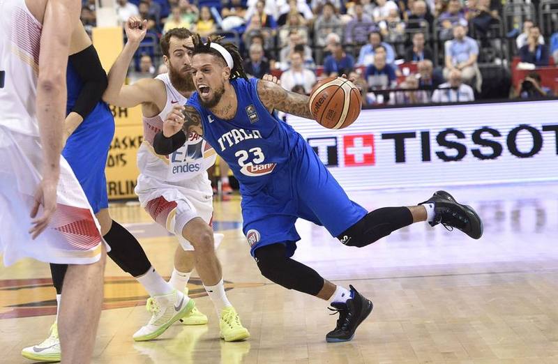 Daniel Hackett in action with the jersey