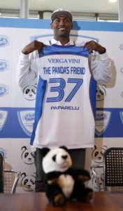 Ron Artest in his public appearance with the Pallacanestro Cantù. He changed his name to "The Panda's Friend" for this italian stage