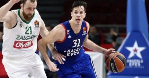 Heurtel in action with the jersey