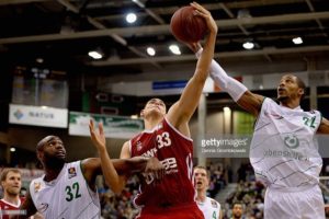 Maik Zirbes in action with the jersey