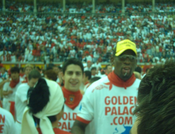 2005. Pamplona's bullring. The bulls are coming. Real bulls and not the team haha. But Dennis Rodman is in the middle of the bullring so a picture is needed. Madness moments