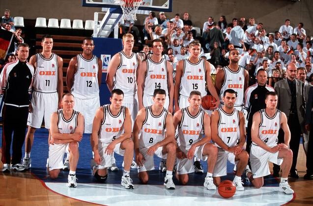 Bogojevic (#7) was the 1999 Eurobasket Second Best Assistant and Nowitzki teammate