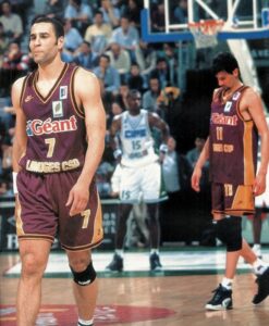 Dacoury in action with a similar jersey