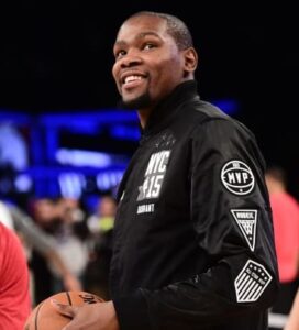 Kevin Durant wearing the jacket during the 2015 NBA All Star in New York City