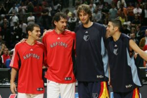 After this great perfomance in the 2006 ACB Finals Garbajosa got a contract in the NBA signing with the Toronto Raptors. He had an important role until a serious injury at the end of his first NBA season