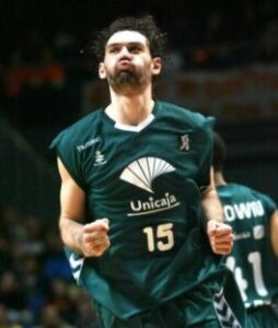 Jorge Garbajosa in action with the jersey