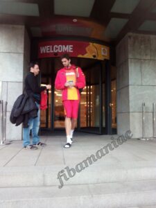 Instants before the signing moment in Berlin (2015, September 8th). Please note I'm not the person of the photo. I took the picture before the signing moment because I was alone in Berlin