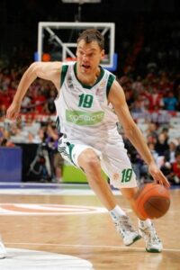 Jasikevicus wearing a similar jersey during the semifinals of the 2009 Euroleague Final Four