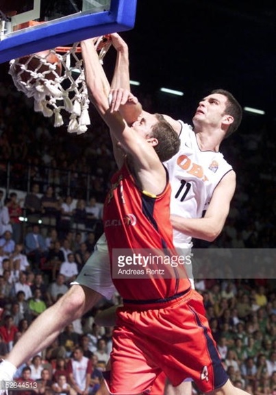 Papic was member of the Germany NT at the 2001 Eurobasket. Here trying to defend a young Pau Gasol