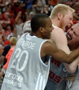 Renfroe wearing this jersey on June 16th. Brose Baskets got the victory and the championship so it was the 2013 BBL Finals last game