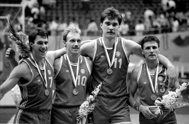 Sabonis was a key player in the next international tournaments. The Soviet Union won the gold medal in Seoul'88 and the basketball history changed forever