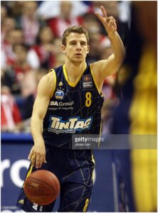 Schaffartzik in action with the jersey