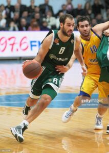 Spanoulis wearing a similar shorts during an Euroleague game