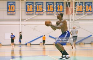 Once a Knick, Always a Knick. Before the NBA retirement Amare signed a 1 day contract with the Knicks in 2016