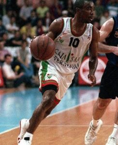 Turner wearing a similar item during the 1998/1999 season. As "Caja San Fernando" Sevilla reached the ACB Finals and they got a place for the next Euroleague