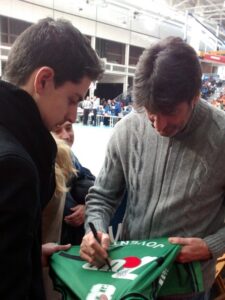 Jordi signed me the jersey during the 2016 Spanish King's Cup. He verified me the jersey is a match worn item