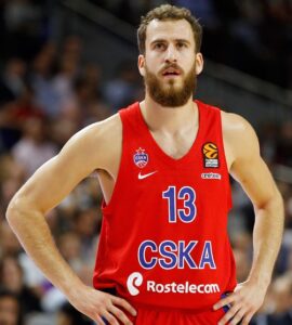 Sergio Rodríguez in action with the jersey. That season Chacho was selected for the 2018 All-Euroleague Second Team and he was named 2018 VTB Final Four MVP