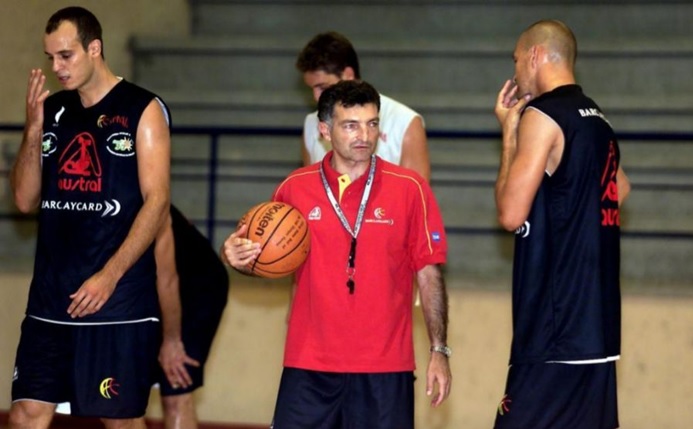 During his career as player Creus got the 1983 Eurobasket silver medal. After retiring he was Spain assistant coach and FCBarcelona GM