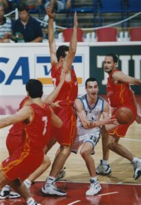 This jersey commemorates the 20th anniversary of Manu's debut with the senior Argentina National Team. Here Manu doing his debut at the 1998 World Cup