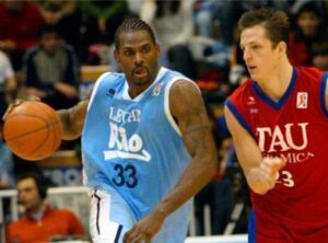 Before his FCBarcelona period Pete made an outstanding season with CB Breogán Lugo