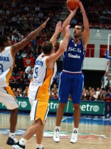 Stojakovic in action with a similar jersey
