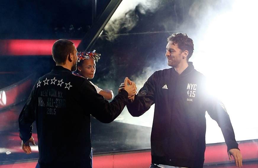 The Gasol brothers wearing the jacket during the 2015 NBA All Star game intro